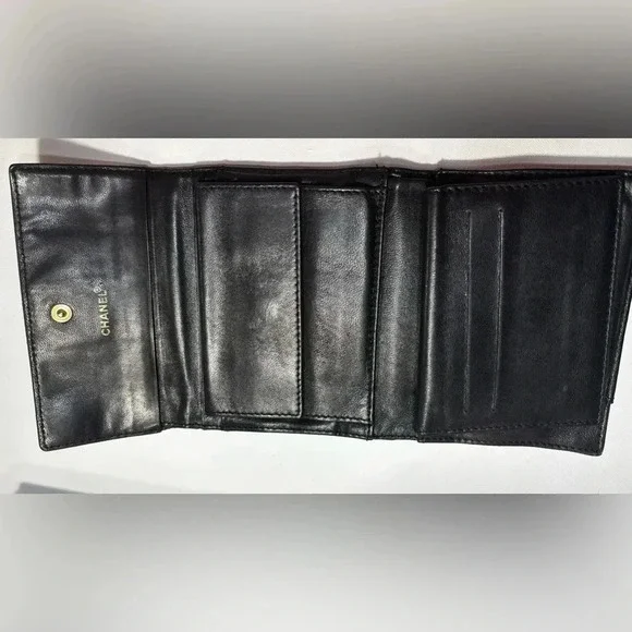 Chanel chocolate bar wallet - Picture 2 of 5